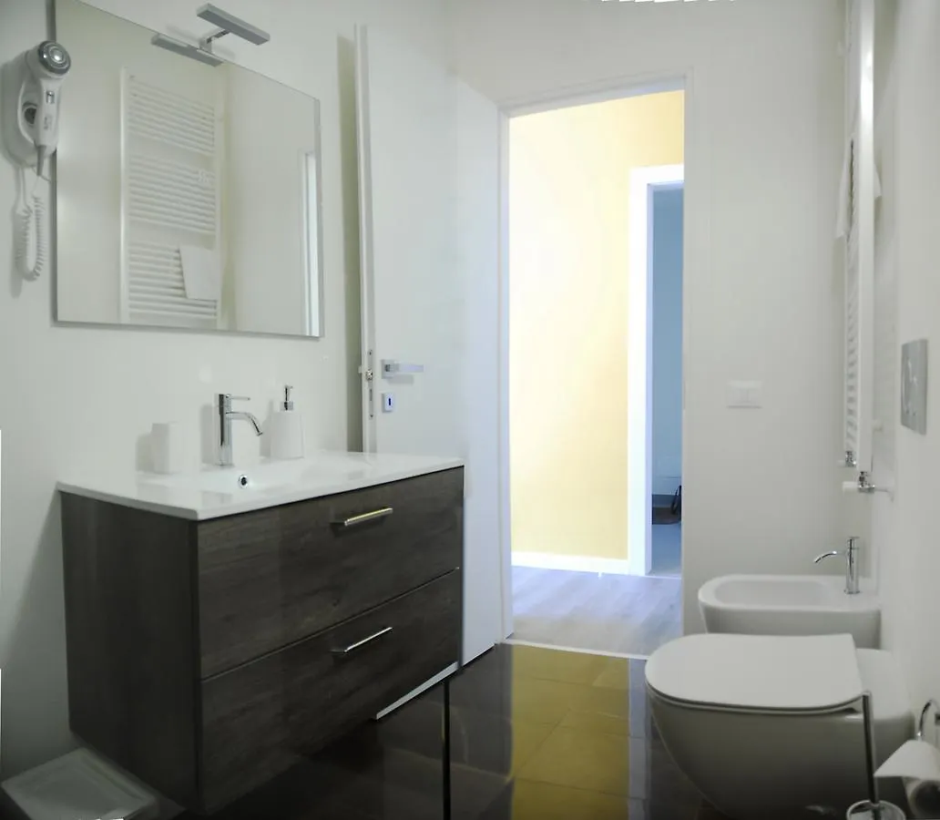 Iseo Lake - Rooms & Apartments Castro  Отель типа 